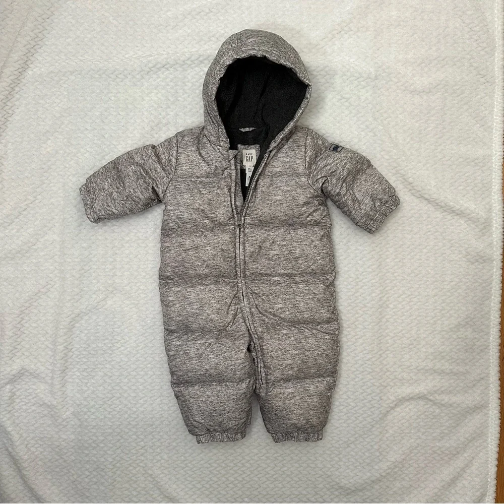 Gap Heathered Gray Down Snowsuit size 6-12 months